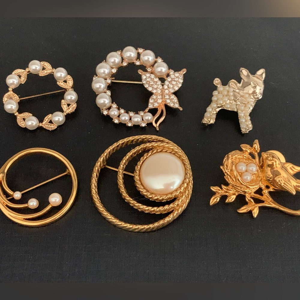 Bundle of 6 Vintage Pearl Brooches